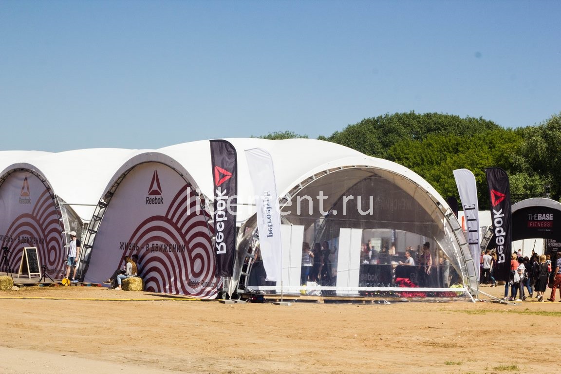 Тенты и шатры на фестивале Reebok. Стань человеком 2018 в коломенском